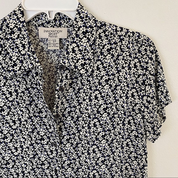 Vintage Tops - Vintage Innovation Sport Petites Floral Button Up